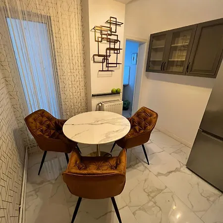 Apartman The Artist - Ultracentral Designer *