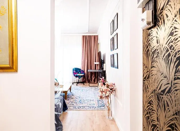 The Artist - Ultracentral Designer * Bukarest