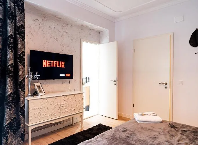 The Artist - Ultracentral Designer Apartman *