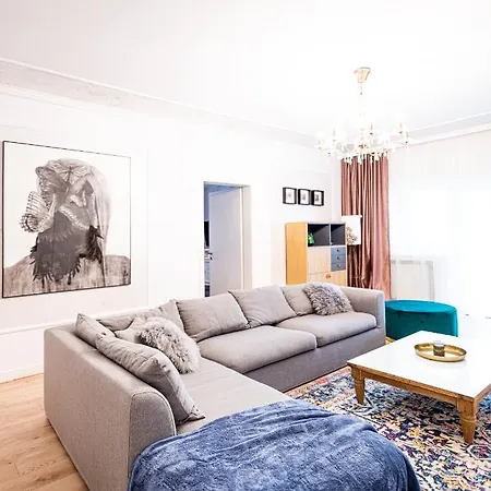 The Artist - Ultracentral Designer Apartment *