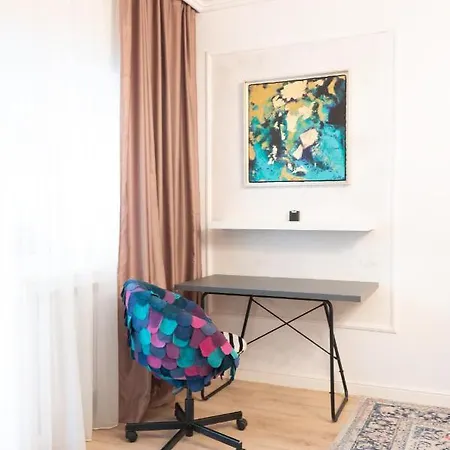 The Artist - Ultracentral Designer *