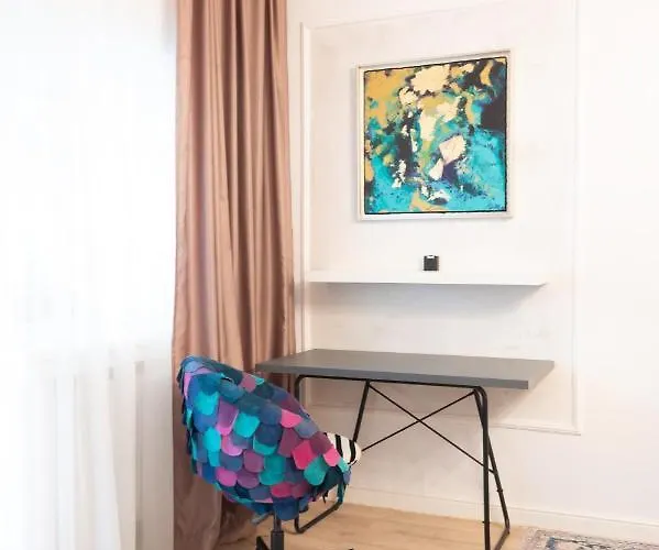 The Artist - Ultracentral Designer *