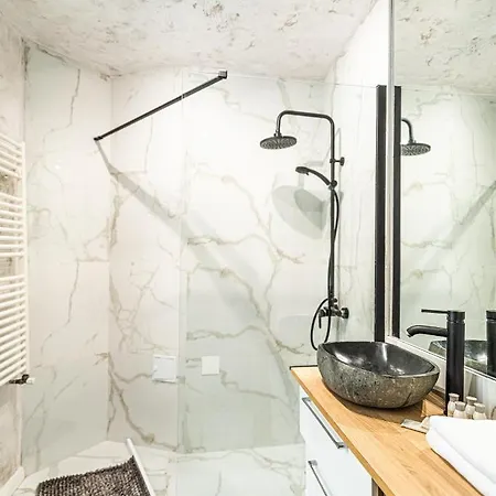 The Artist - Ultracentral Designer Бухарест